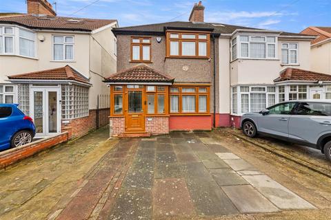 3 bedroom semi-detached house for sale, Beavers Lane, Hounslow TW4