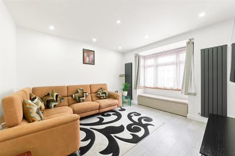 3 bedroom semi-detached house for sale, Beavers Lane, Hounslow TW4