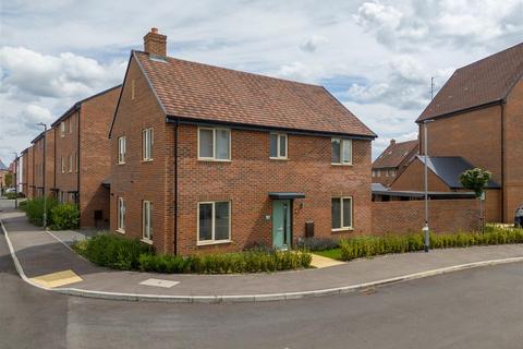 4 bedroom detached house for sale, Curtiss Lane, Weston Turville HP22