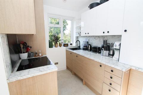 59 Lavender Road, Carshalton, SM5 3EF