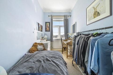 83 Sigrist Square, Kingston Upon Thames, KT2 6JY