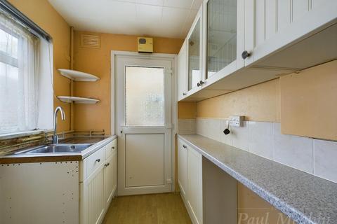 48 Overbury Crescent, New Addington, Croydon, CR0 0LN