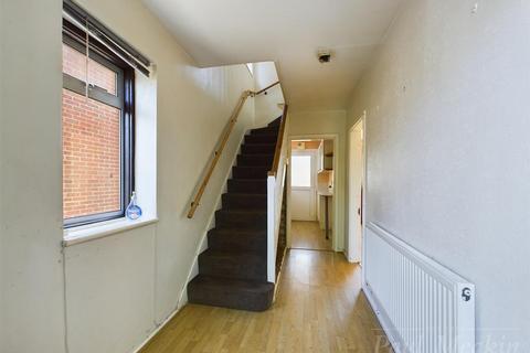 48 Overbury Crescent, New Addington, Croydon, CR0 0LN