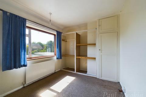 48 Overbury Crescent, New Addington, Croydon, CR0 0LN