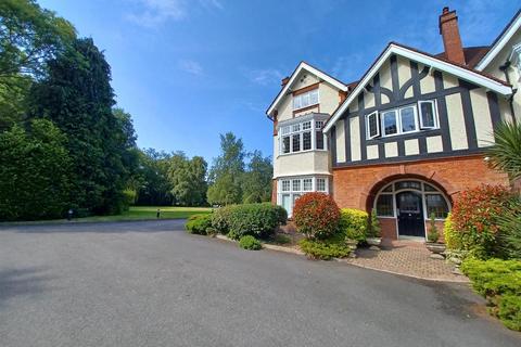 2 bedroom apartment to rent, Chessetts Wood Road, Solihull B94