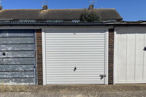 48 Cedar Close, Worthing, BN13 2JA