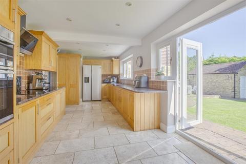 5 bedroom detached house for sale, Meadoway, Aylesbury HP17