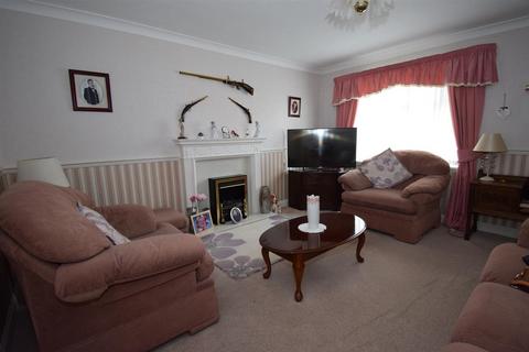 3 bedroom semi-detached house for sale, Beaconside, South Shields