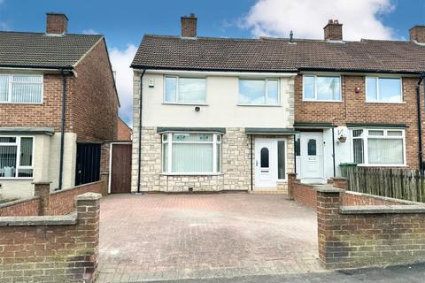 3 bedroom end of terrace house to rent, Scurfield Road, Stockton-On-Tees