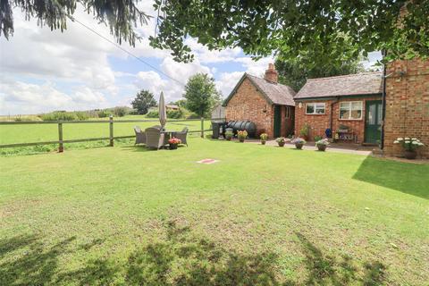 2 bedroom cottage for sale, 4 The Street, Snailwell CB8