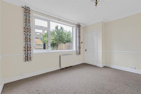 42 Whitehall Gardens, Duxford, Cambridge, CB22 4QL