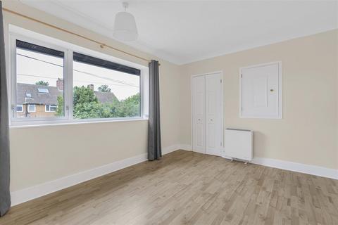 42 Whitehall Gardens, Duxford, Cambridge, CB22 4QL