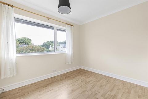 42 Whitehall Gardens, Duxford, Cambridge, CB22 4QL
