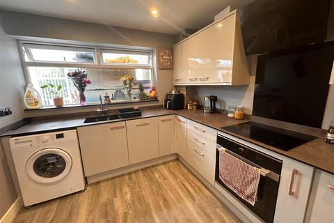 2 bedroom house for sale, Gloucester Road, Kidsgrove