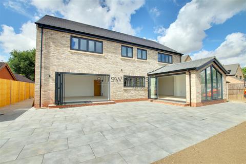 4 bedroom detached house for sale, Somersham Road, Colne, Huntingdon