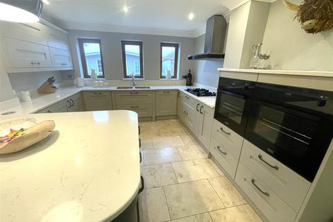 55 Capel Road, Llanelli, SA14 8SL