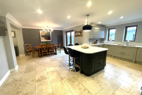 55 Capel Road, Llanelli, SA14 8SL