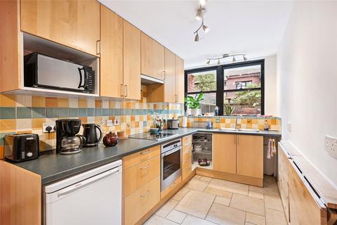 3 bedroom maisonette to rent, Longleat House, 18 Rampayne Street, London, SW1V