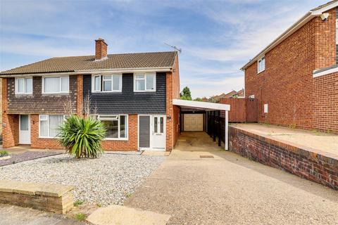 3 bedroom semi-detached house to rent, Osgood Road, Arnold NG5