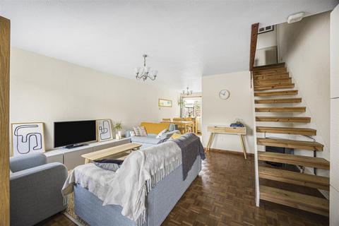 24 Devitt Close, Reading, RG2 8EF