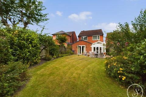 4 bedroom detached house for sale, Farnham Close, Leeds