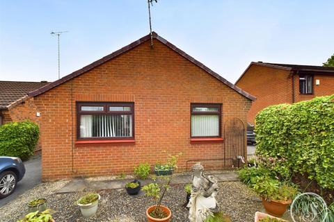 2 bedroom detached bungalow for sale, High Bank Approach, Leeds