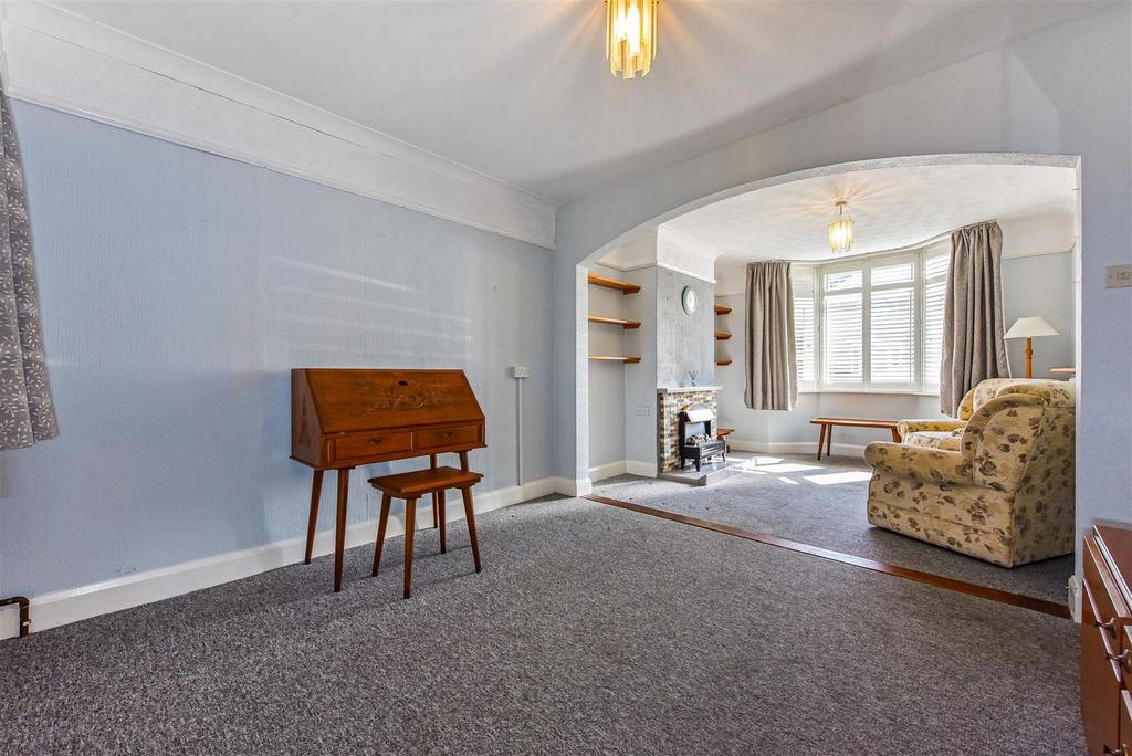 Sitting/Dining Room