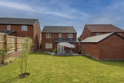 4 bedroom detached house for sale, Smythson Street, Chesterfield S42