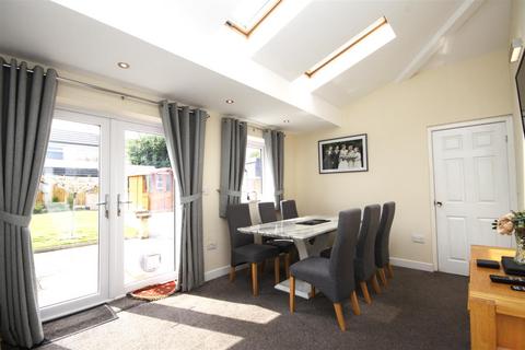 3 bedroom semi-detached house for sale, Thoroughgood Close, Ormskirk L40