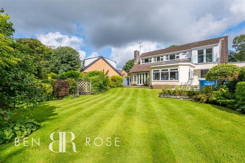 4 bedroom detached house for sale, Worden Close, Leyland