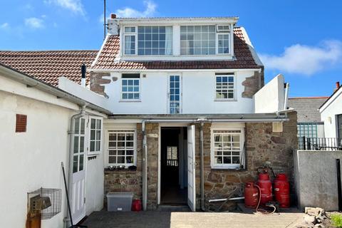 3 bedroom townhouse for sale, Sergents Lane, Alderney