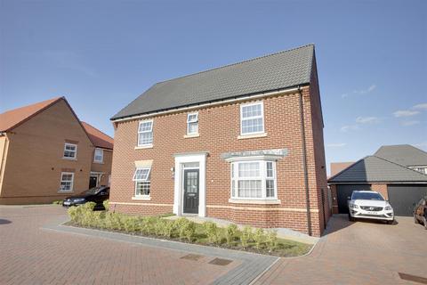 4 bedroom detached house for sale, Hamel Garth, Cottingham