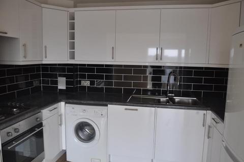 2 bedroom flat to rent, 22 Schooner HouseChichester WharfErithKent