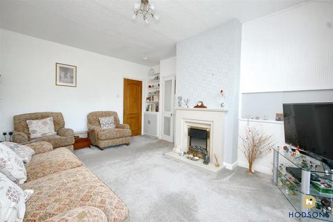 2 bedroom semi-detached bungalow for sale, Thornhill Drive, Wakefield WF2