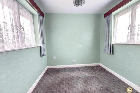 2 bedroom semi-detached bungalow for sale, Thornhill Drive, Wakefield WF2