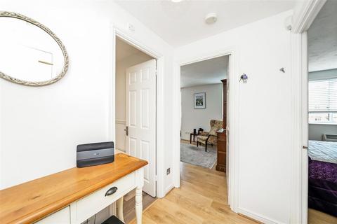 12 Redwood Gardens, Chingford, London, E4 7NZ