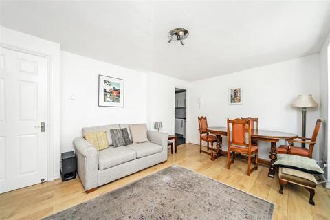 12 Redwood Gardens, Chingford, London, E4 7NZ