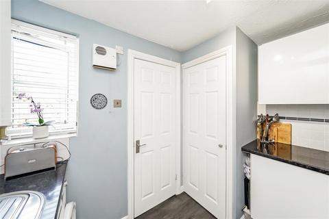 12 Redwood Gardens, Chingford, London, E4 7NZ