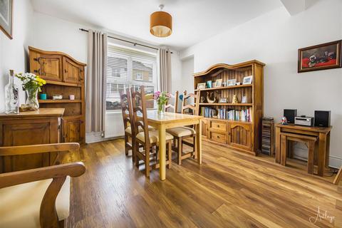 12 Alexander Road, Rhyddings, Neath, SA10 8DY