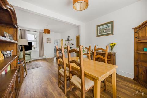 12 Alexander Road, Rhyddings, Neath, SA10 8DY