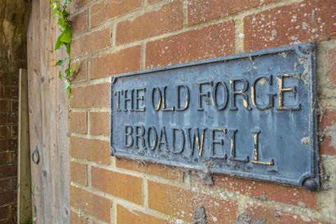 The Old Forge Broad Well, Market Lavington, Devizes, SN10 4DZ