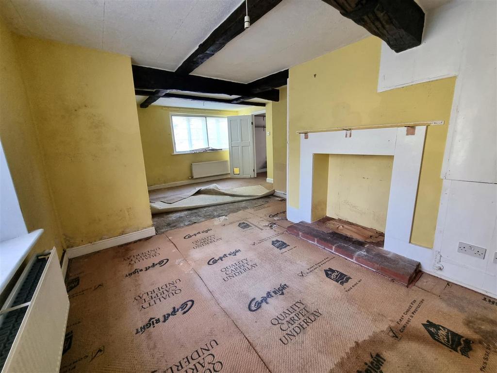 11 Bath Road - Living Room.jpg