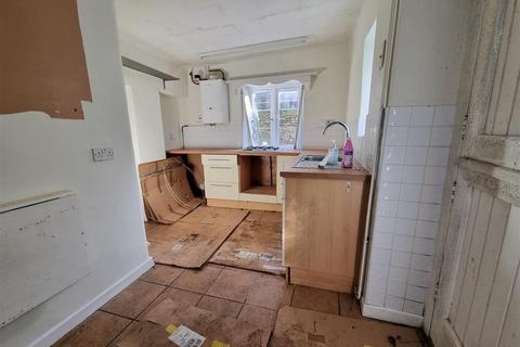11 Bath Road, Chapmanslade, Westbury, BA13 4AF