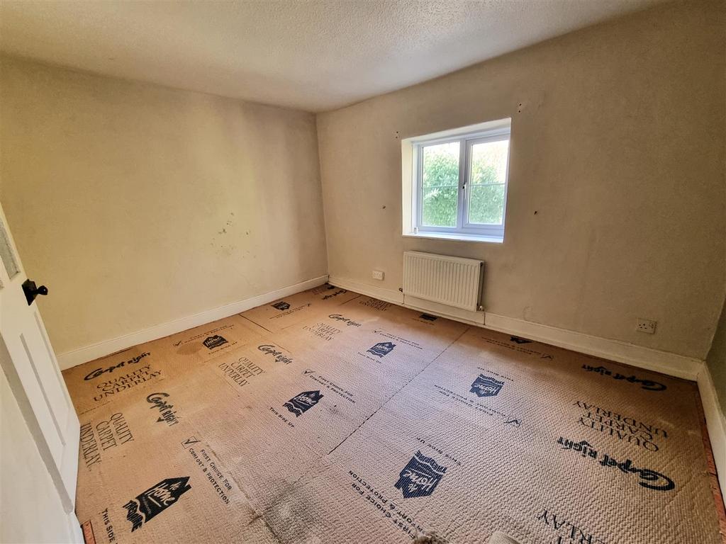 11 Bath Road - Bedroom1.jpg