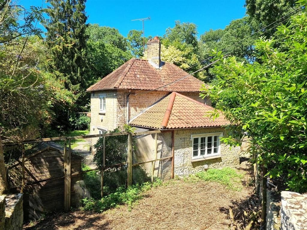 11 Bath Road - Rear.jpg