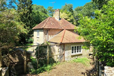 11 Bath Road, Chapmanslade, Westbury, BA13 4AF