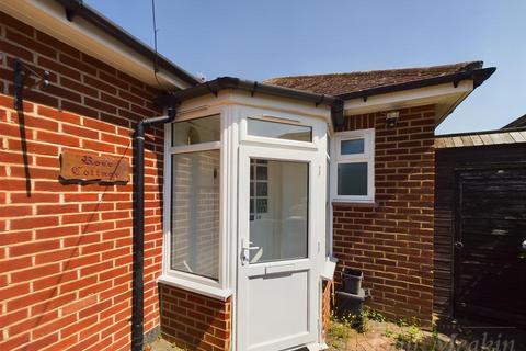 2 bedroom detached bungalow for sale, Tandridge Gardens, South Croydon