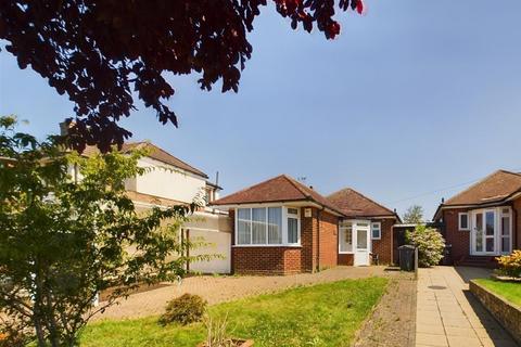 2 bedroom detached bungalow for sale, Tandridge Gardens, South Croydon