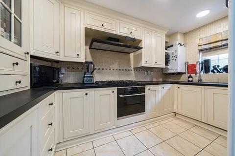 13 Battle Close, London, SW19 1AL
