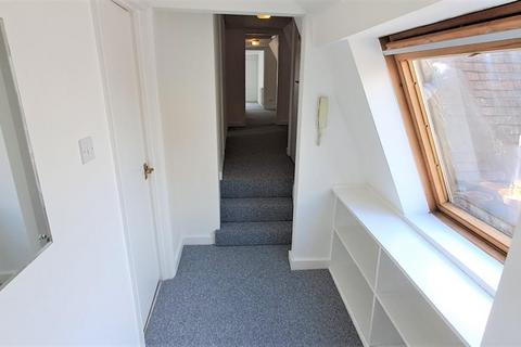 2 bedroom flat to rent, Ship Street Gardens, Brighton